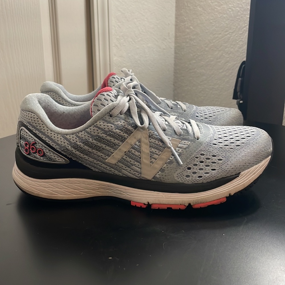 Womens new balance 860 no box worn size 8.5